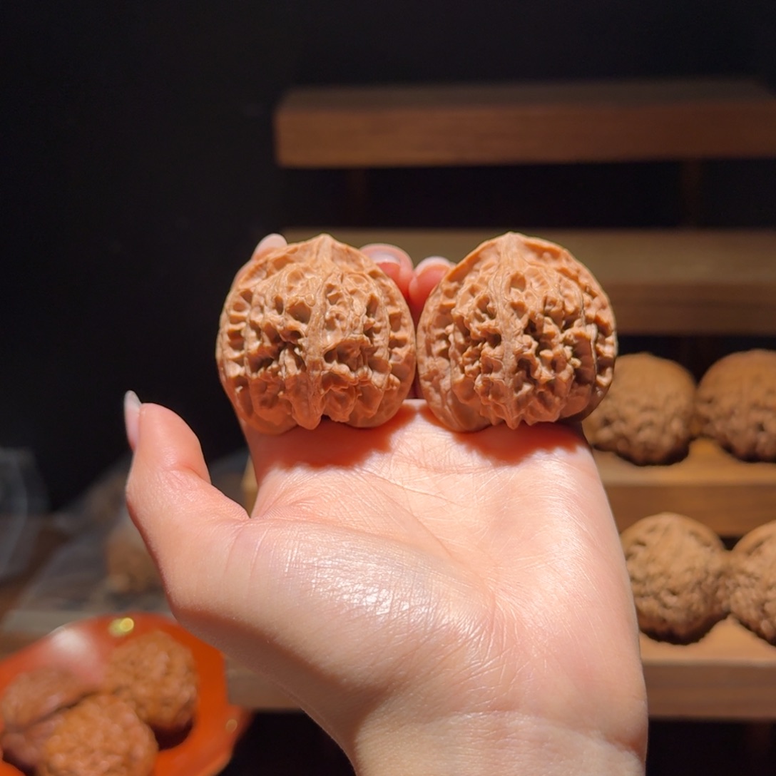 A***m文玩核桃吊坠40苹果全品山地