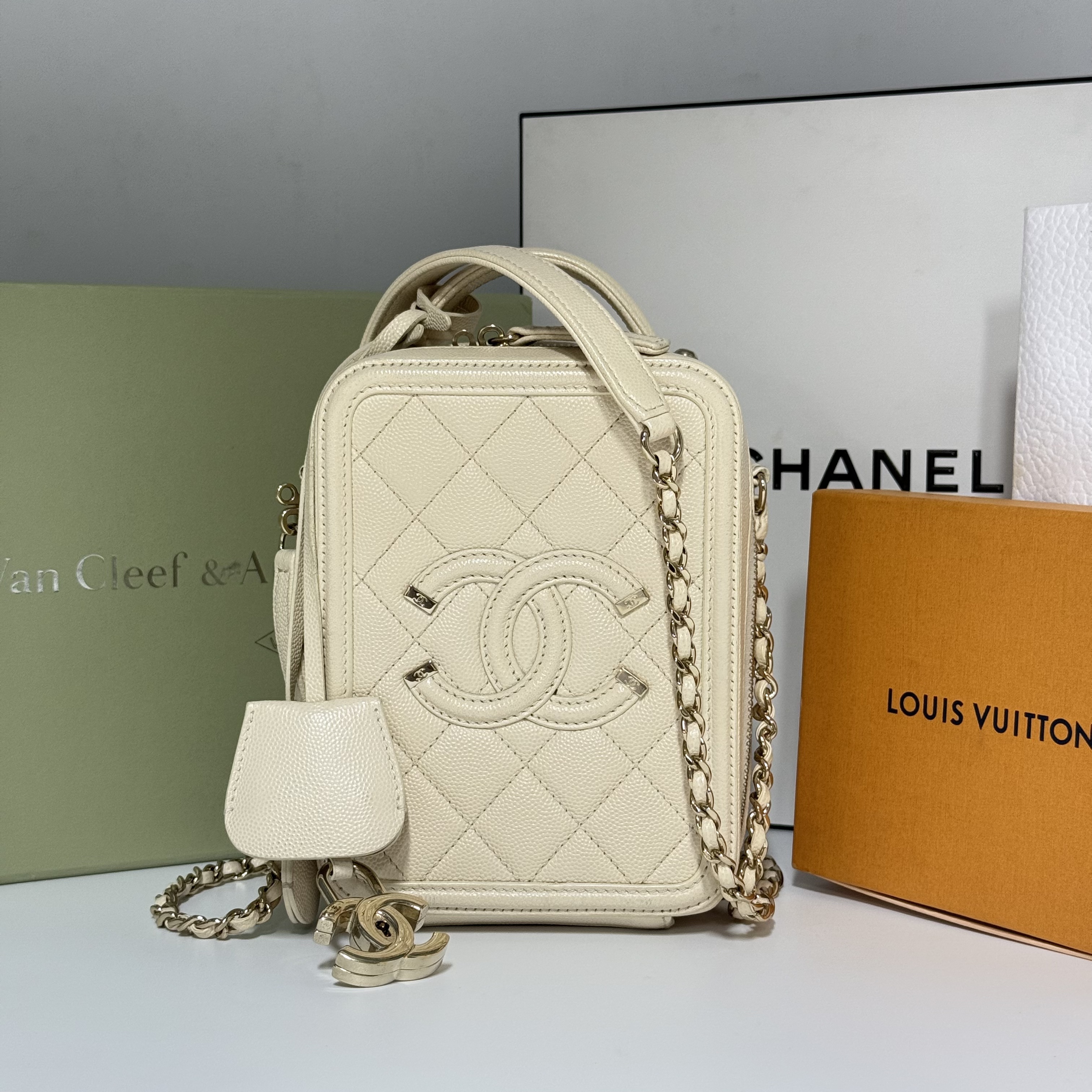 99新 Chanel/香奈儿 经典米色竖版相机包 荔枝纹