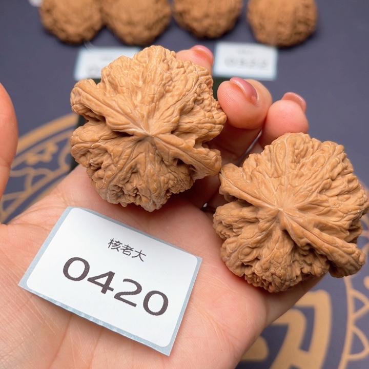 文玩核桃把件47大粗筋 0420