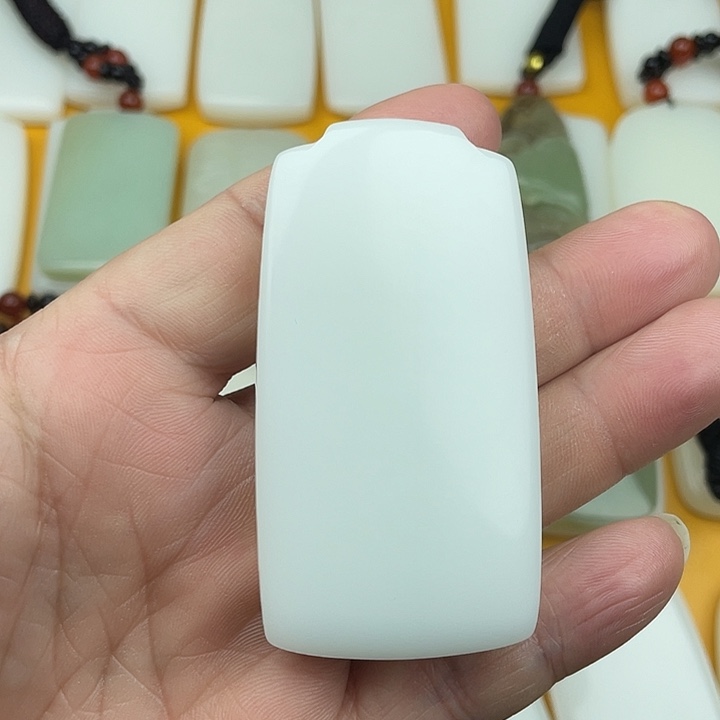 新疆脂玉精品吊牌系列