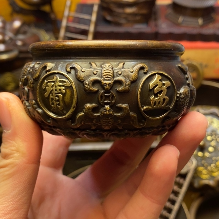 铜器摆件做工精良