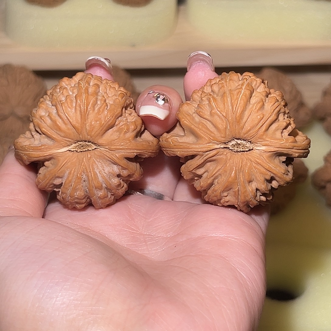 吊坠文玩核桃46闷白