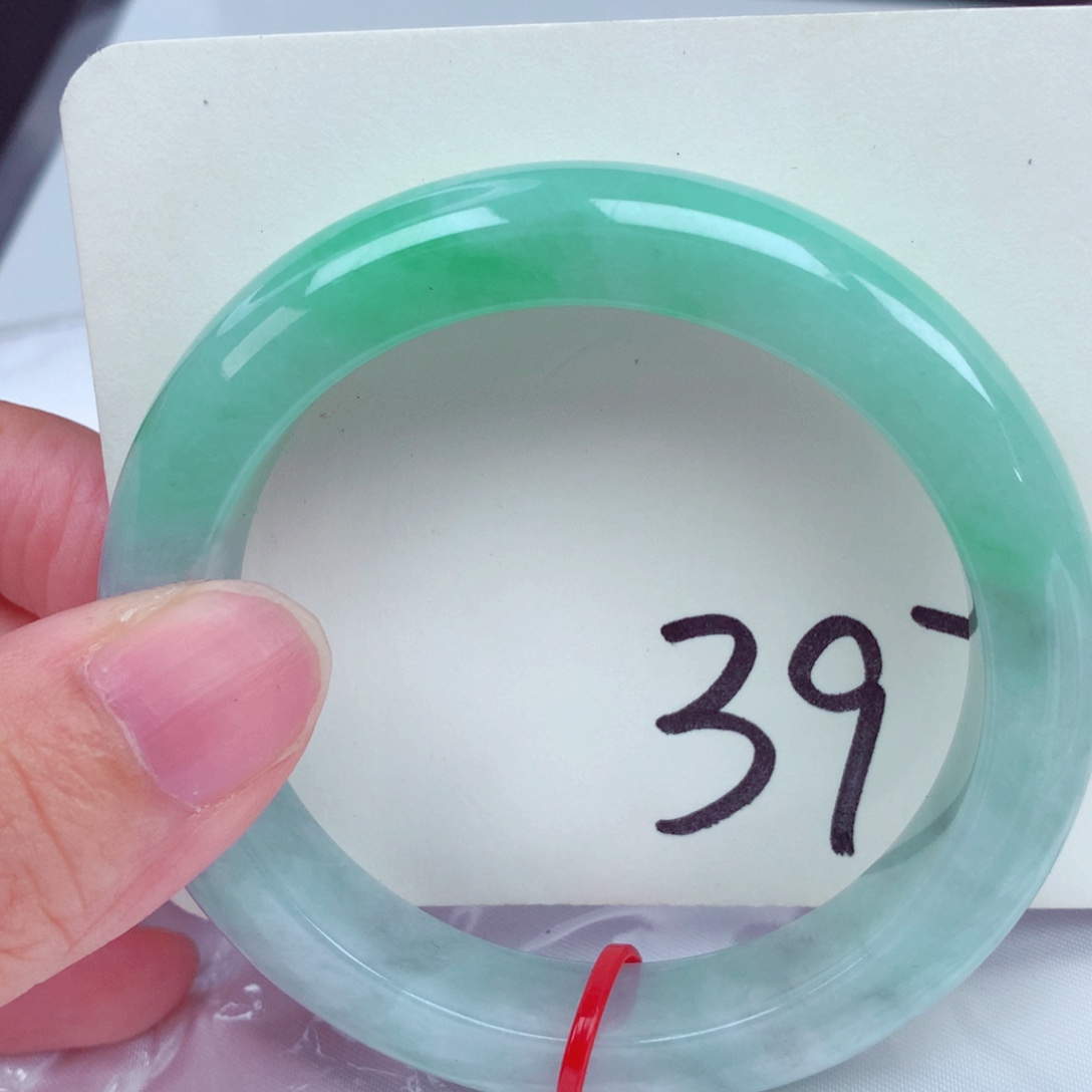 翡翠手镯未镶嵌翡翠