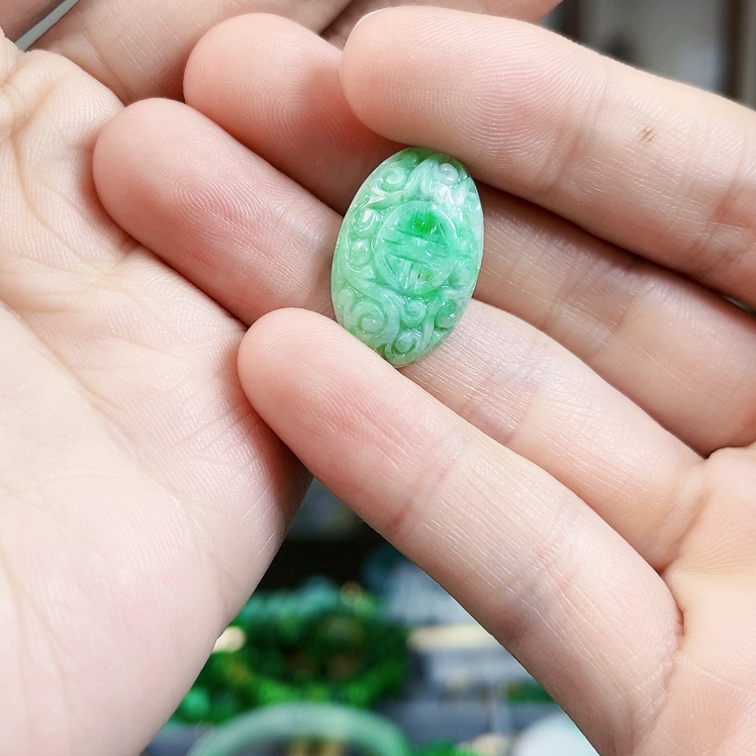 翡翠颈饰未镶嵌吊坠