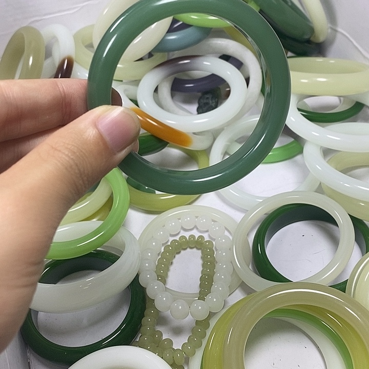 石英质玉（非洲翠）未镶嵌戒指