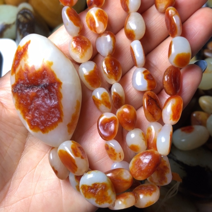 刘***意和田玉未镶嵌珠宝奇石