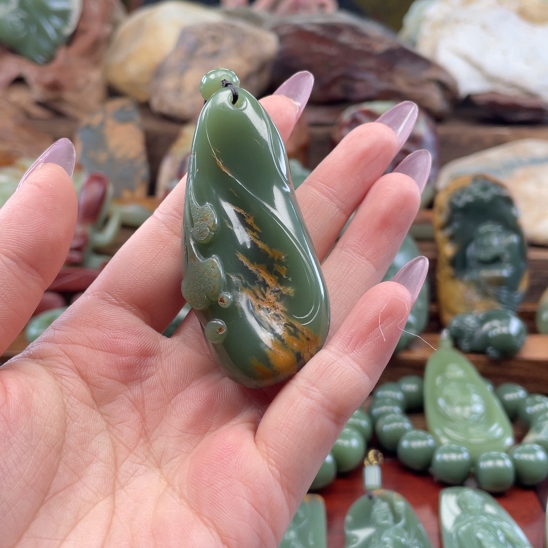 岫岩河磨玉（透闪石质玉）把件未镶嵌R***r