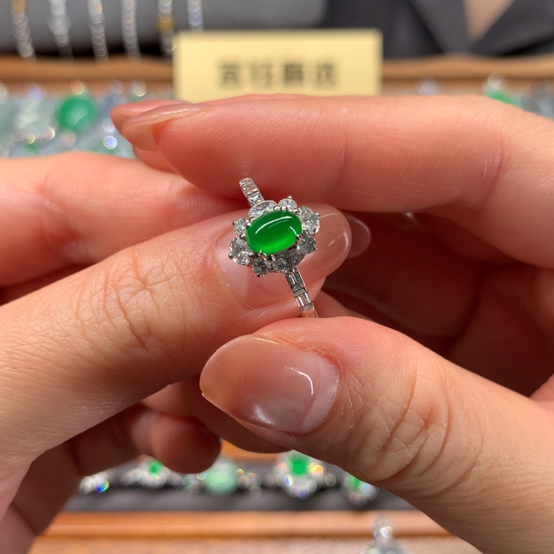 翡翠18K金镶嵌戒指戒指