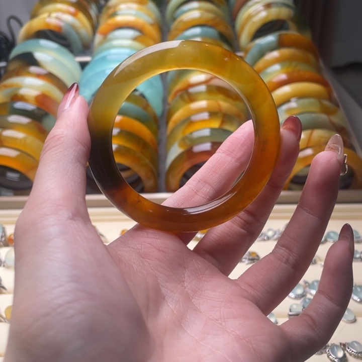 蛇纹石玉手镯未镶嵌53.4