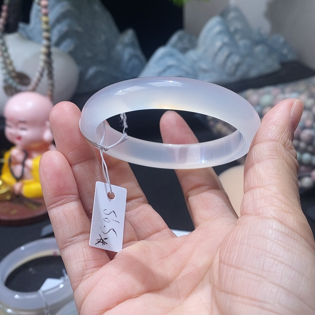 玛瑙/玉髓手镯未镶嵌玛瑙56.5微瑕