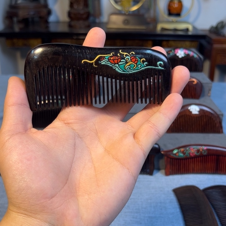 东非黑黄檀（紫光檀）非遗丹青手工彩绘睡莲木梳