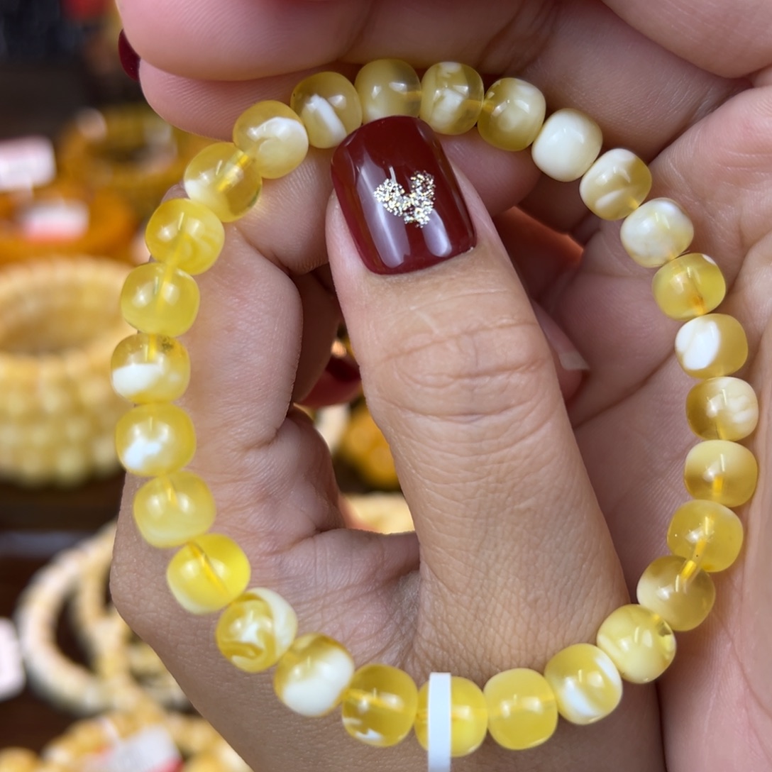 琥珀裸石未镶嵌kjhhhbbnnn