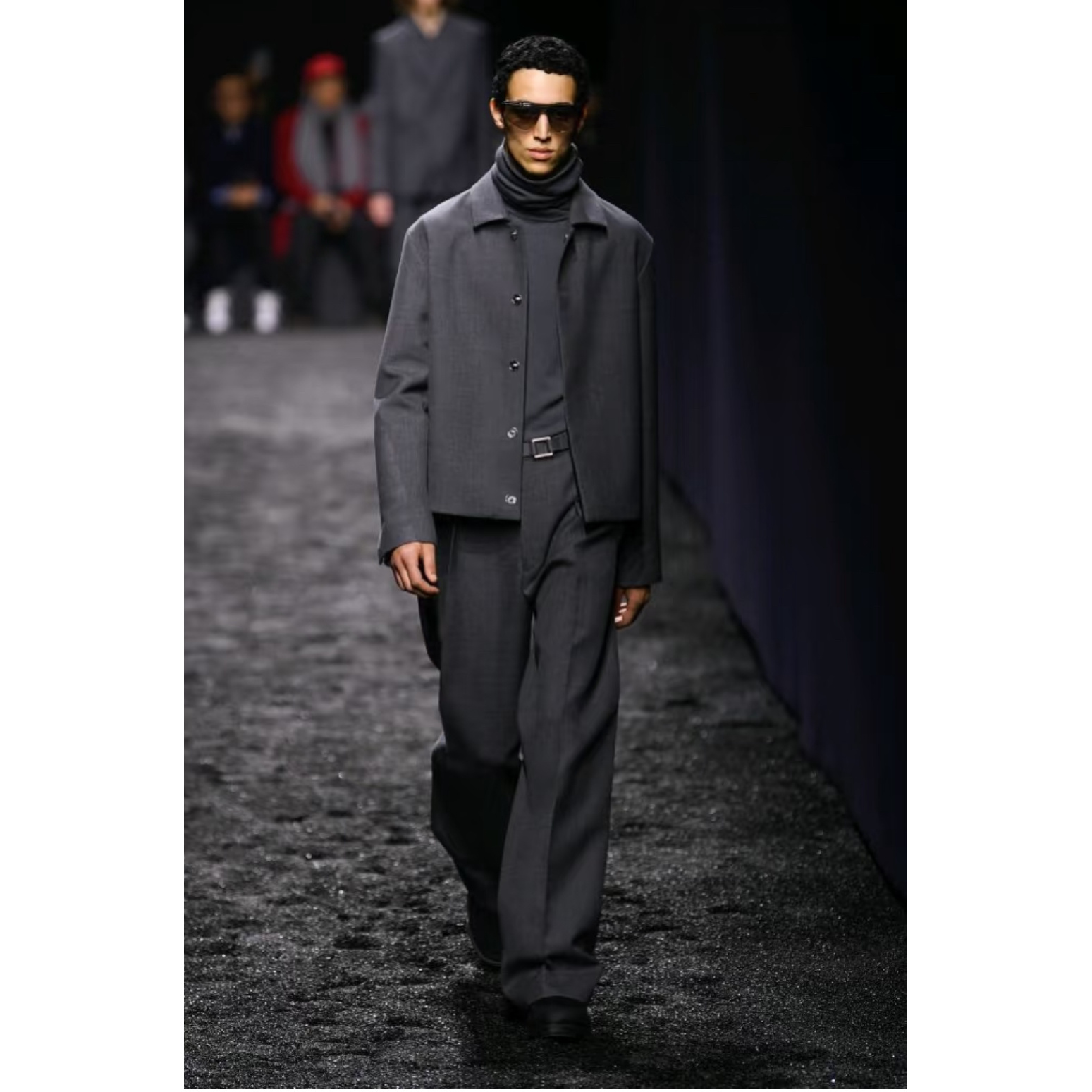 现-2065-/轻薄款冬季连帽格子拼接撞色休闲运动宽松羽绒服