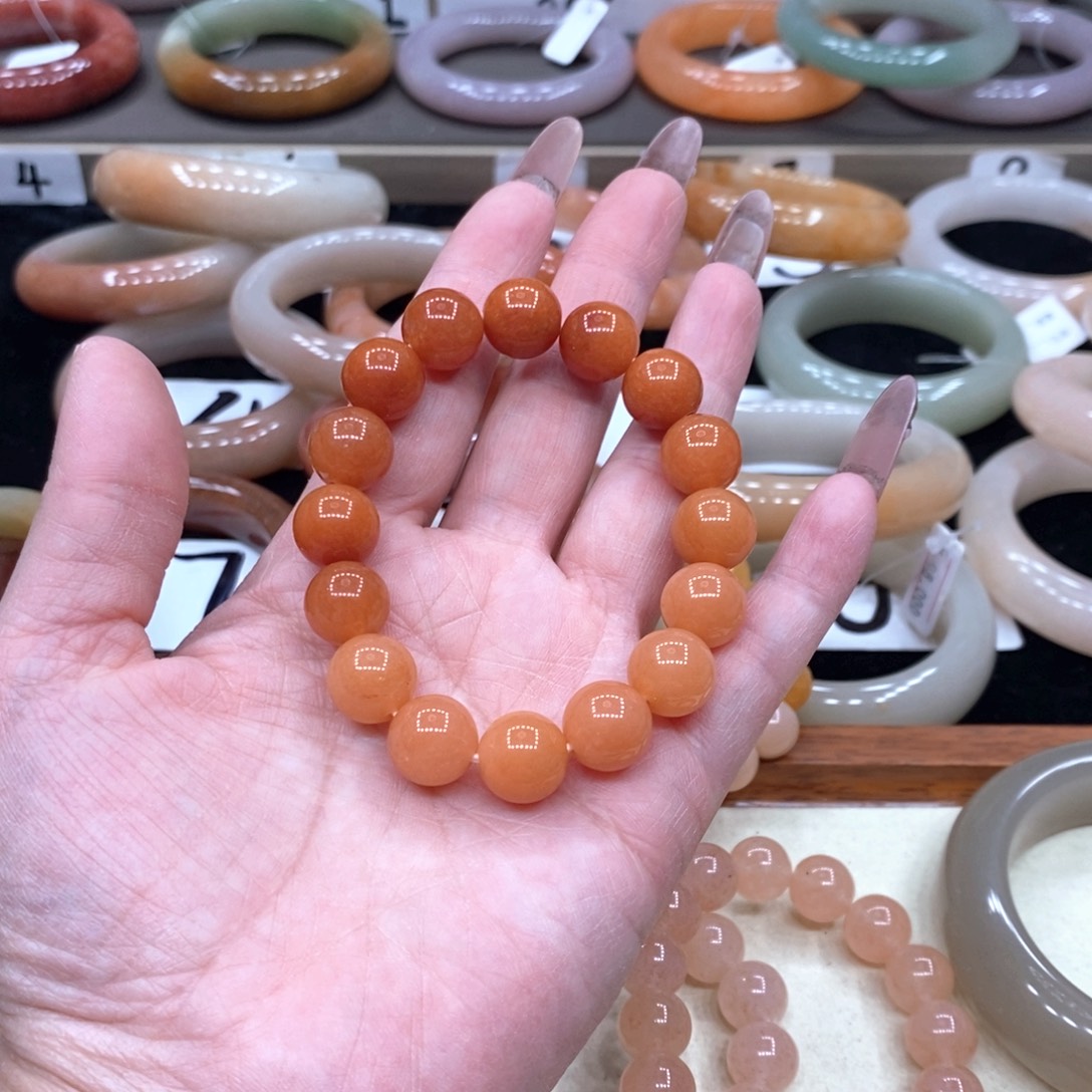 石英岩玉未镶嵌手镯