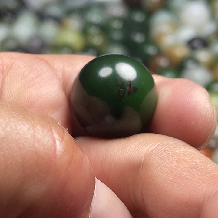 颈饰未镶嵌和田玉你****人