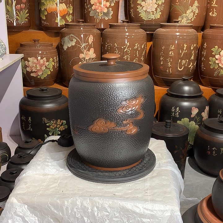 五号锤纹茶缸。            