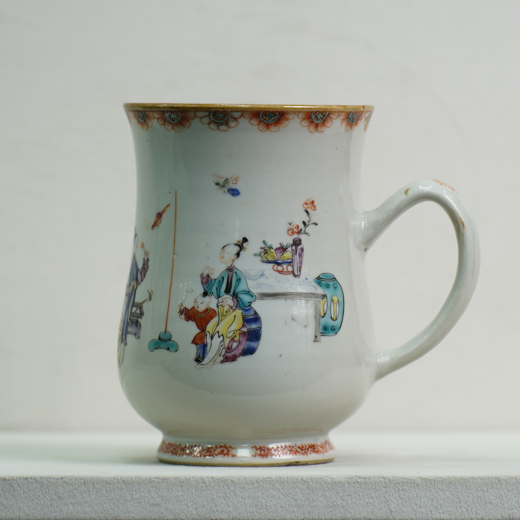 【乾隆】粉彩人物故事纹马克杯