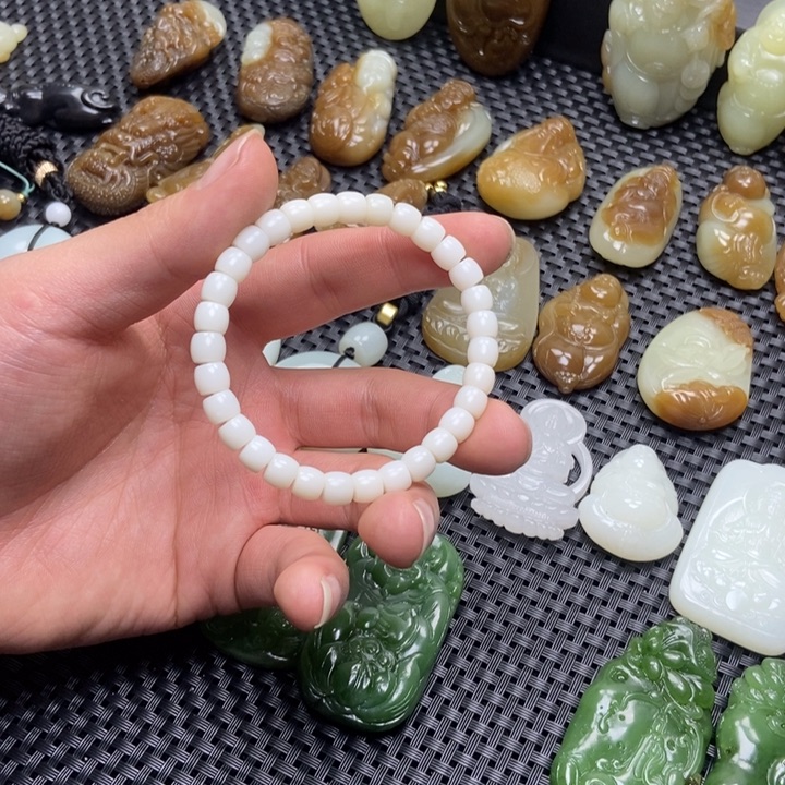 和田玉未镶嵌项链