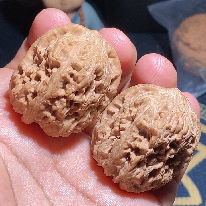 【闪购商品】文玩核桃吊坠青**水西北将军膀