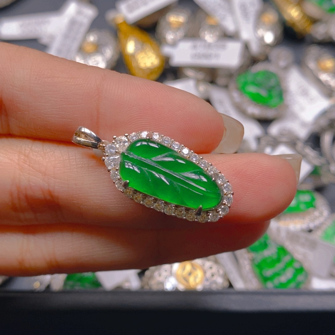 翡翠颈饰银S925镶嵌8888888888888