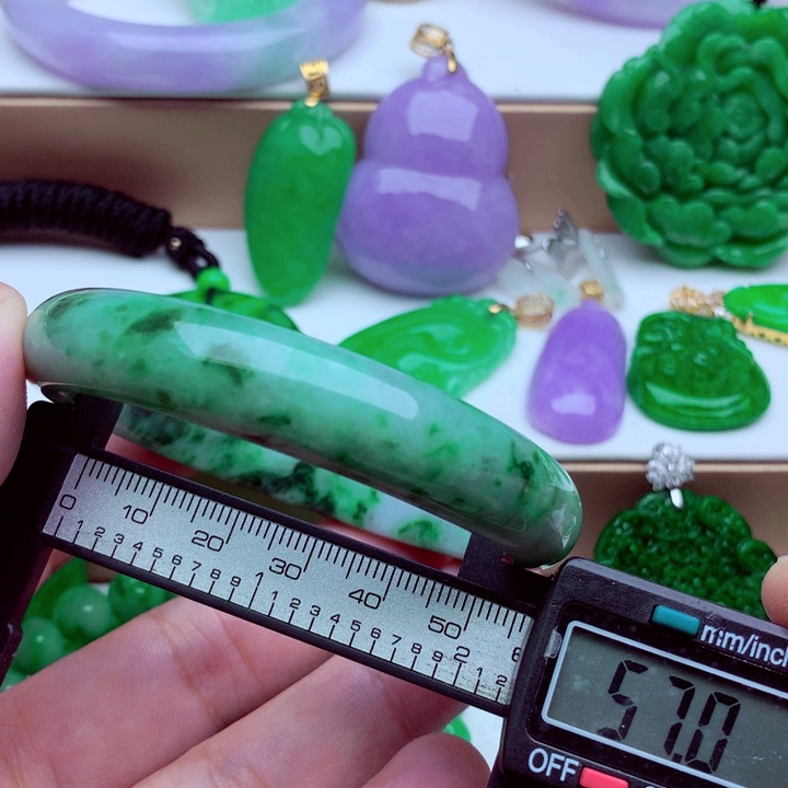 翡翠未镶嵌手镯手．．