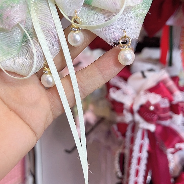 -***：吊珠蝴蝶结材料50个