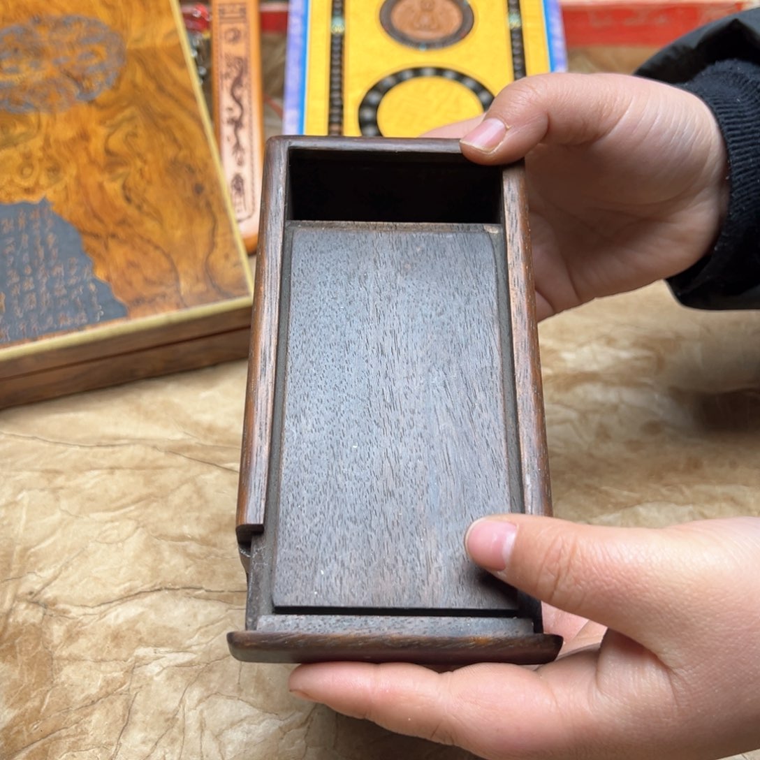 大叶紫檀（黑酸枝木类）