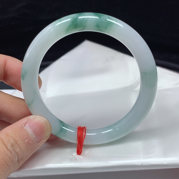 翡翠手镯（圆镯）未镶嵌56.2