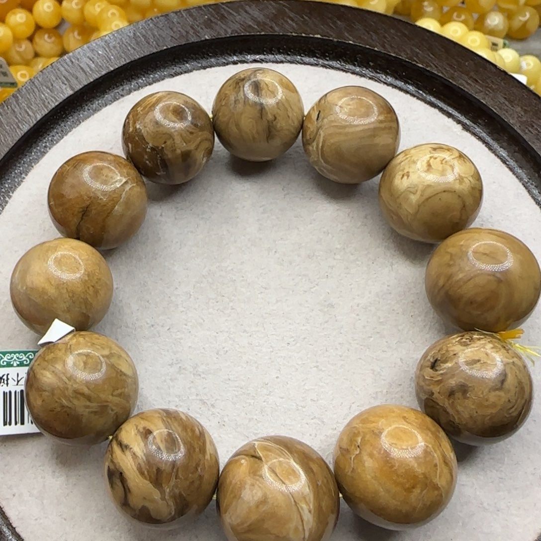 琥珀未镶嵌珠宝奇石21