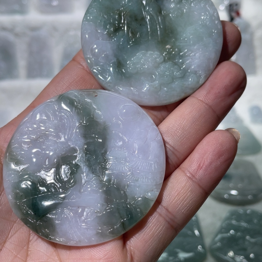 翡翠未镶嵌颈饰山水一对