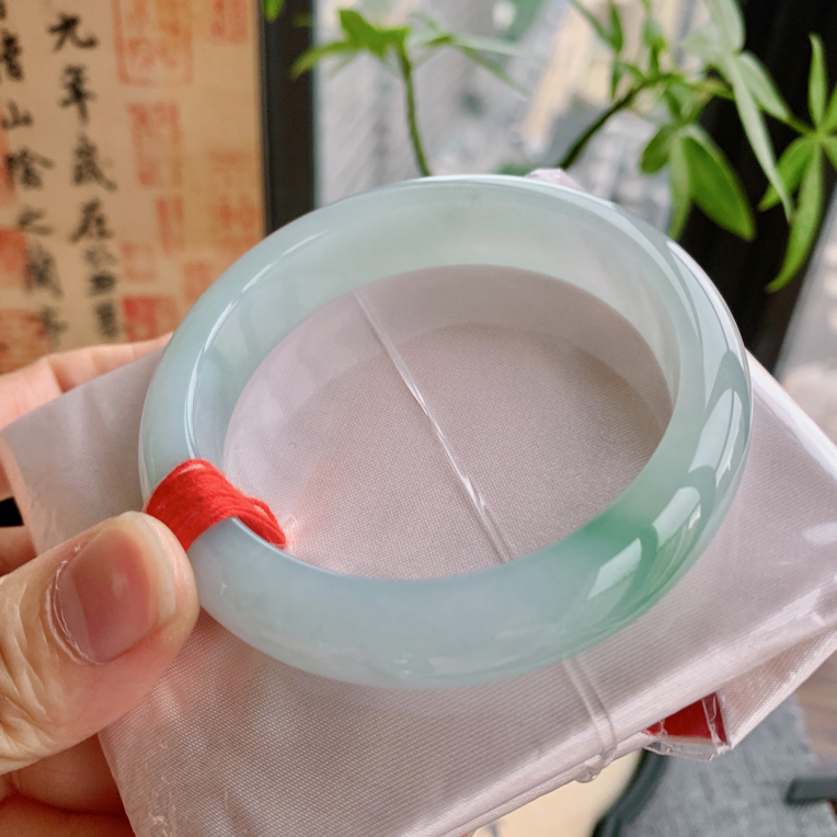 缅甸天然A货翡翠54-55圈口冰种飘绿花水润细腻正圈手镯女款0211