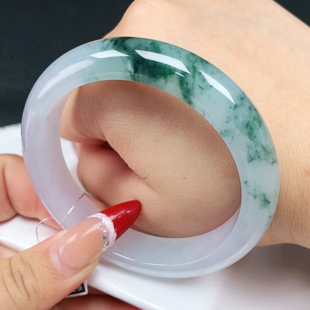 翡翠手镯未镶嵌58圈