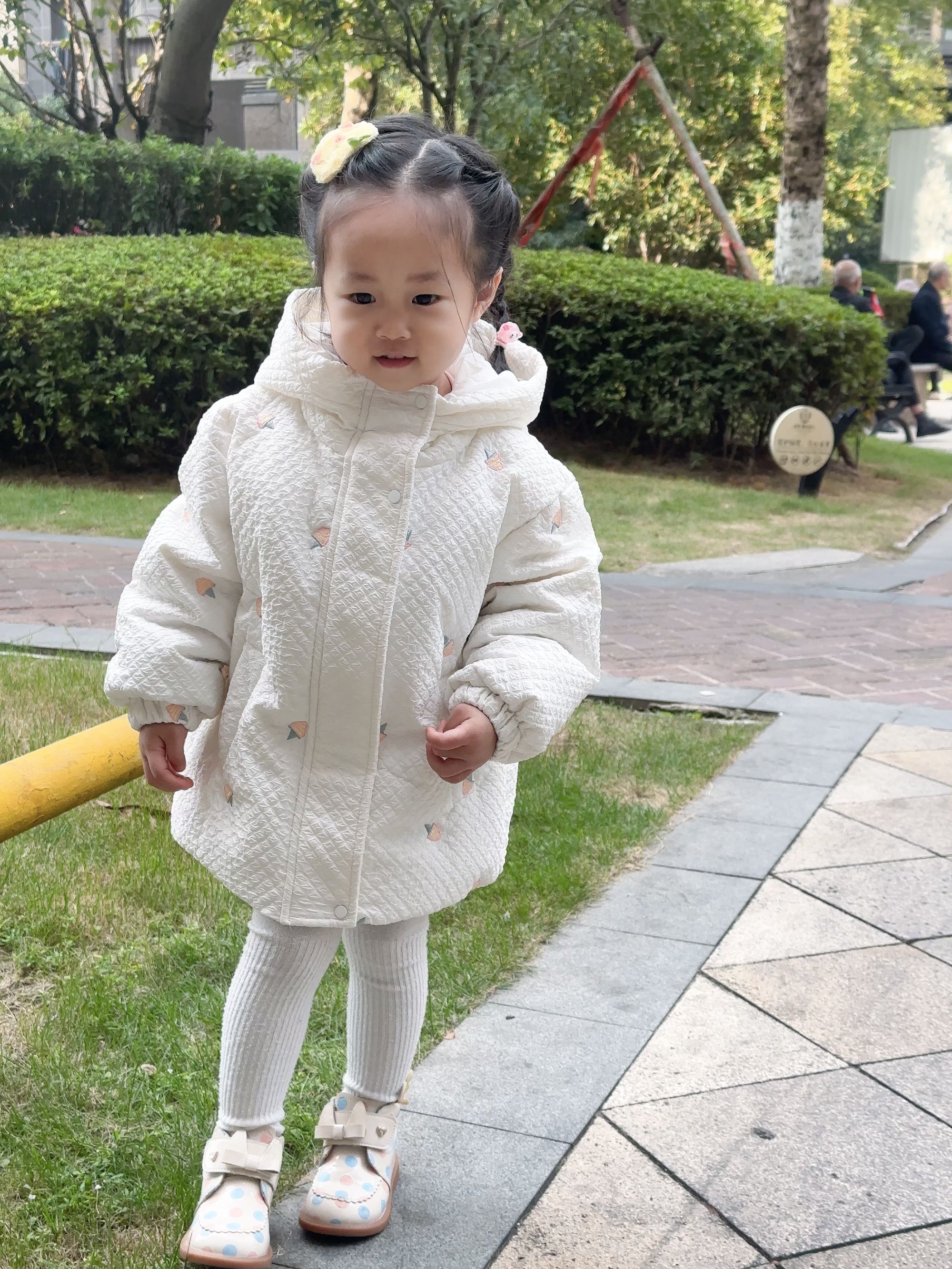 强效锁温保暖2025上新极简风冰淇淋刺绣动漫铺版儿童冬季加厚