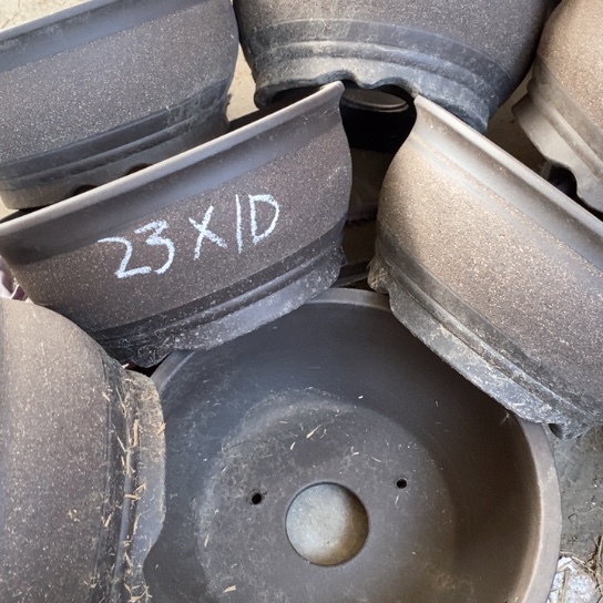 紫砂花盆100-7。     23-10