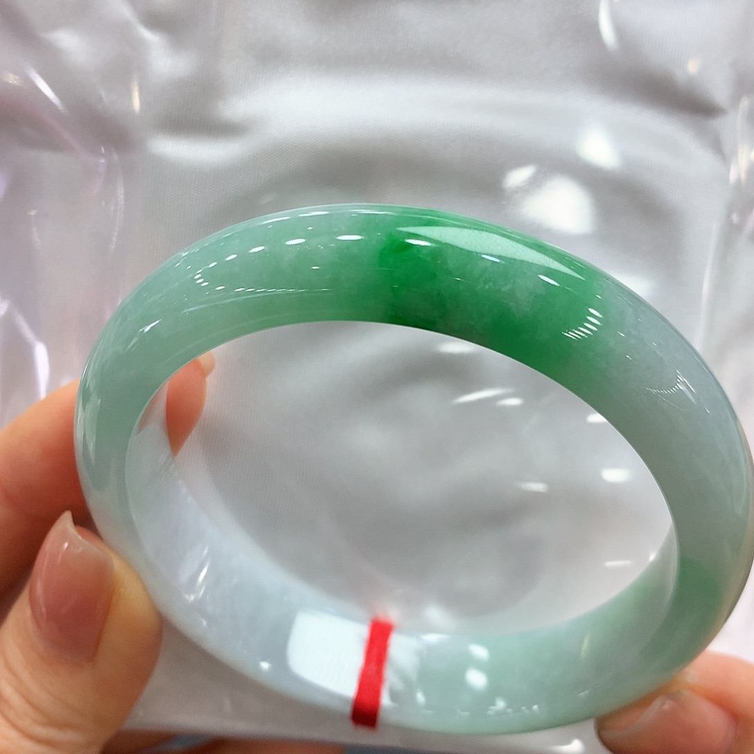 翡翠未镶嵌手镯59正圈两天鉴赏