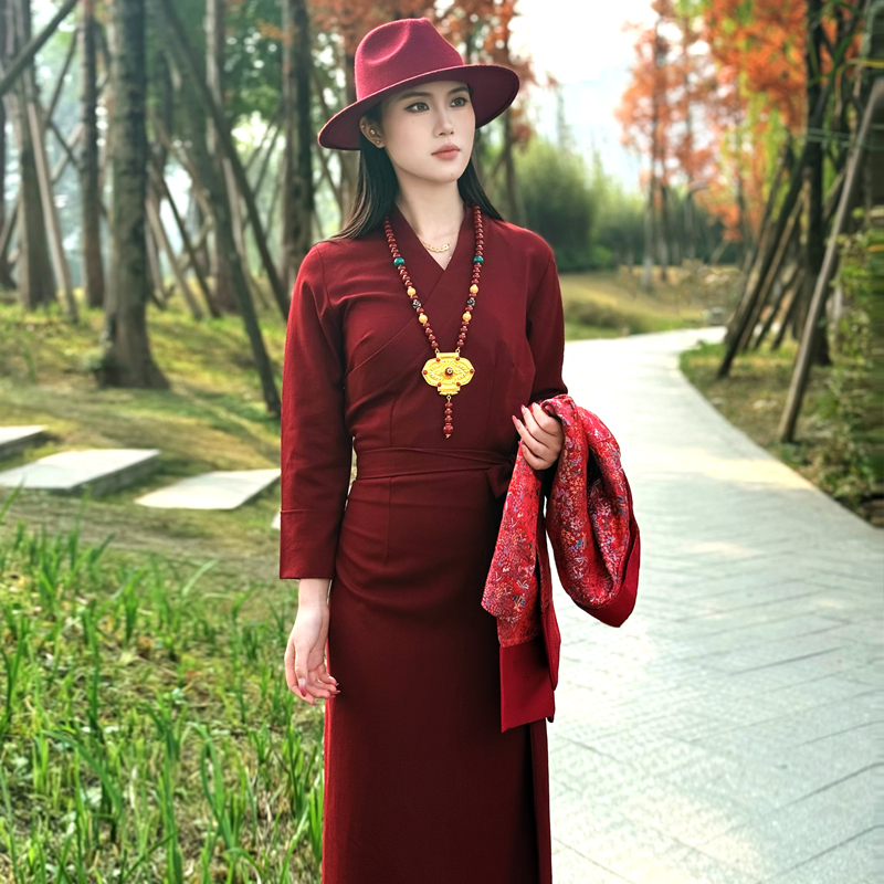 新款藏服女博拉藏袍藏装女两件套西藏服民族风藏族服装高档锅庄裙