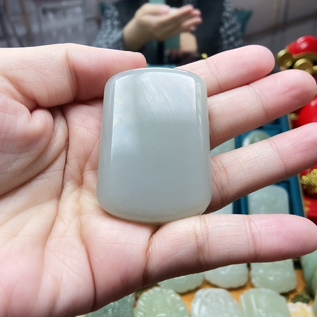 和田玉颈饰未镶嵌爱*呦