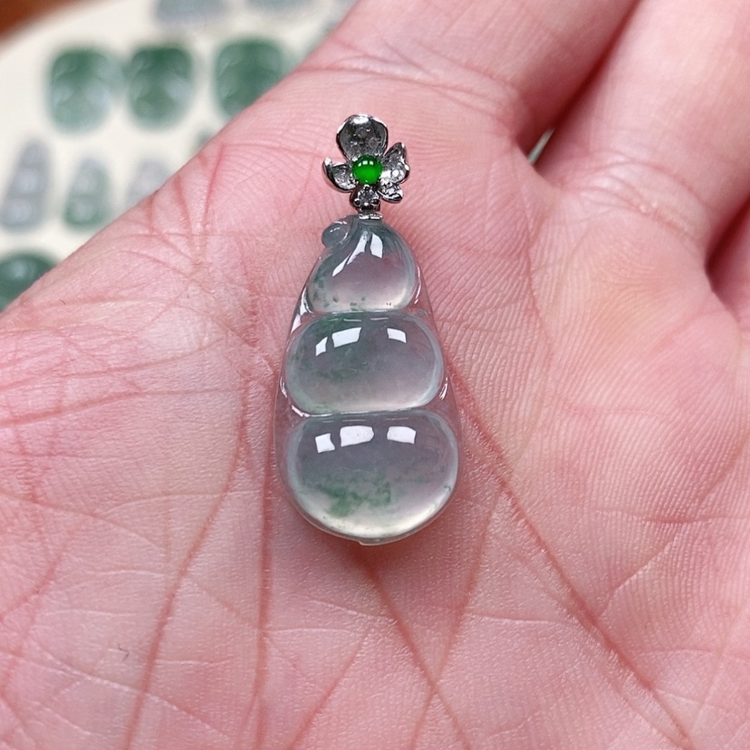 【闪购商品】翡翠吊坠(不含链)18K金镶嵌