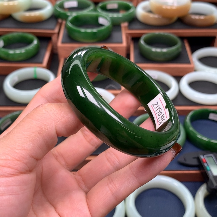 和田玉（碧玉）手镯未镶嵌