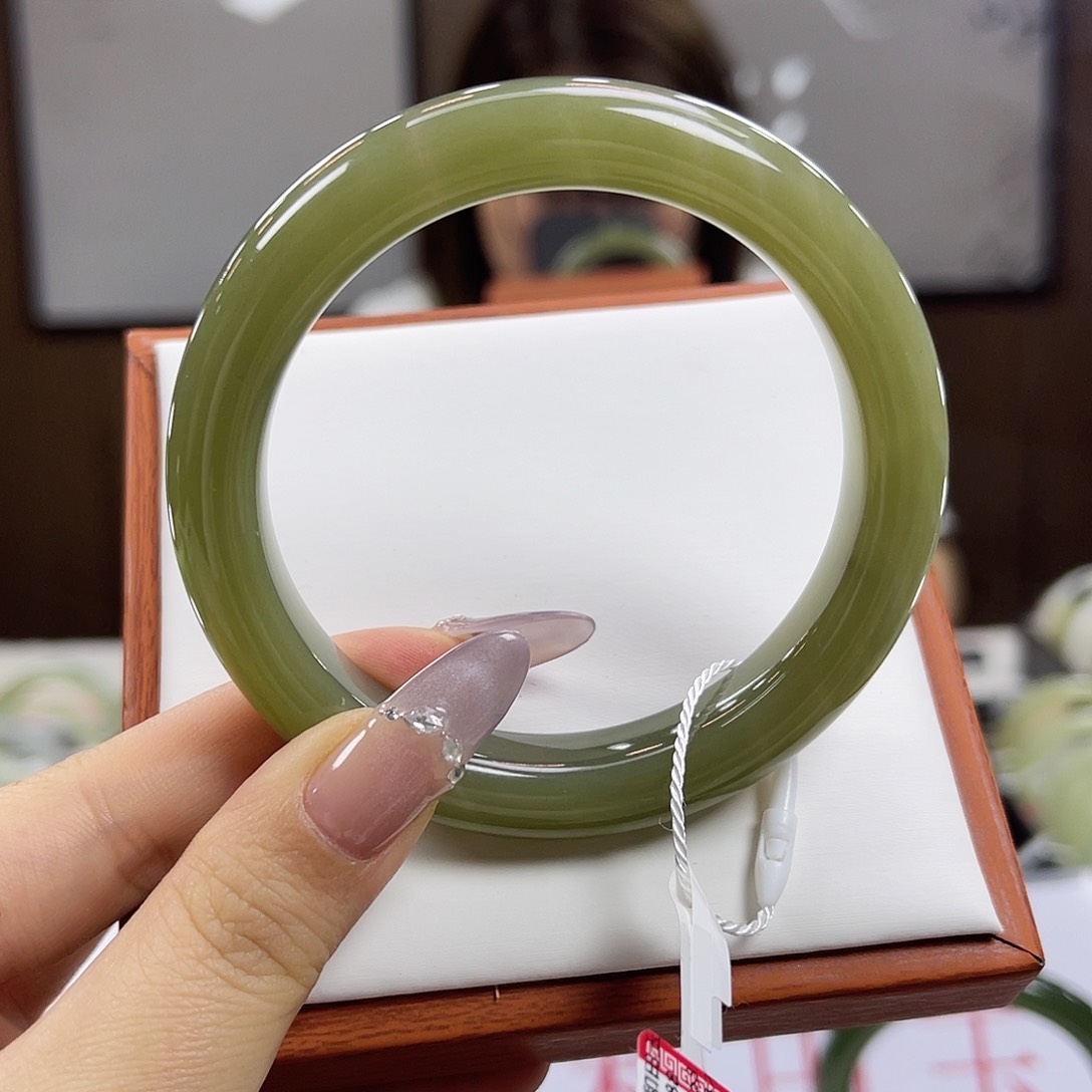 和田玉（糖玉）手镯未镶嵌