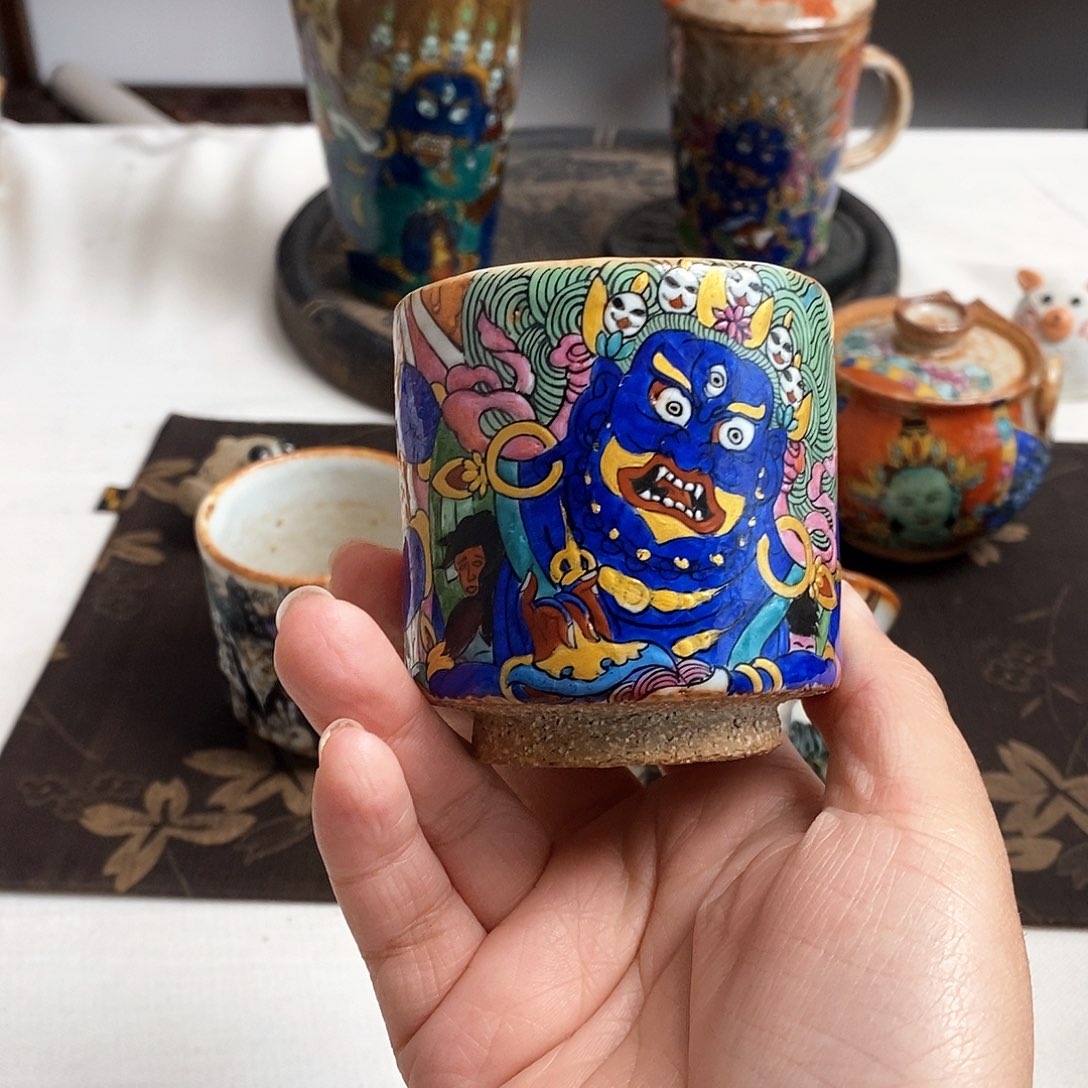 手工手绘六臂大黑天茶杯