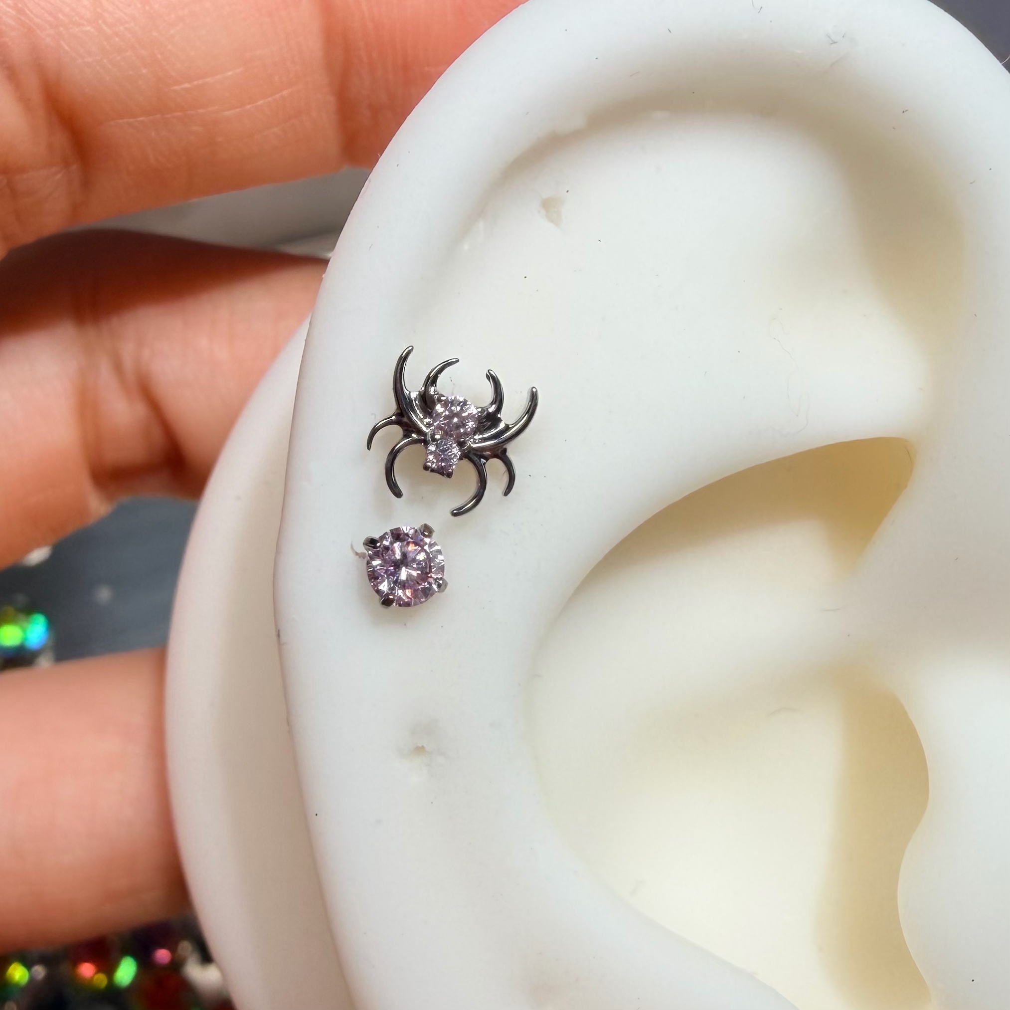 合金锆石耳饰 F136钛合金镶5A锆 内螺纹0.9牙 耳钉耳骨钉唇舌钉