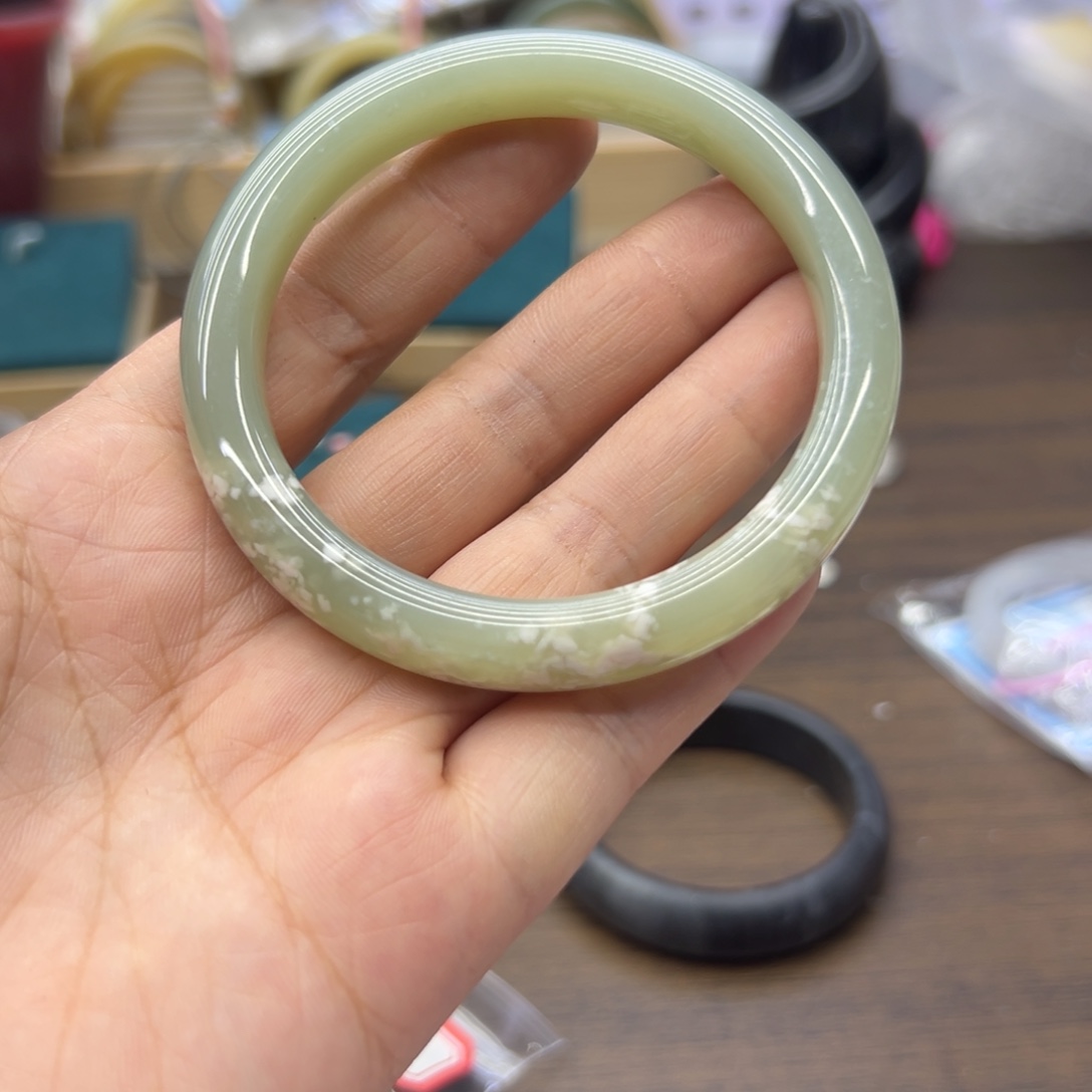 和田玉未镶嵌手镯60.3圈围877