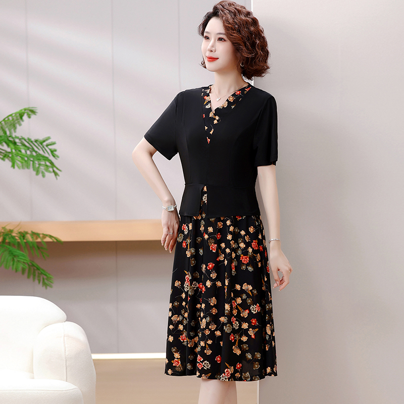 老年人衣服加肥胖妈妈特大码女装2025新款连衣裙宽松上衣短袖裙子