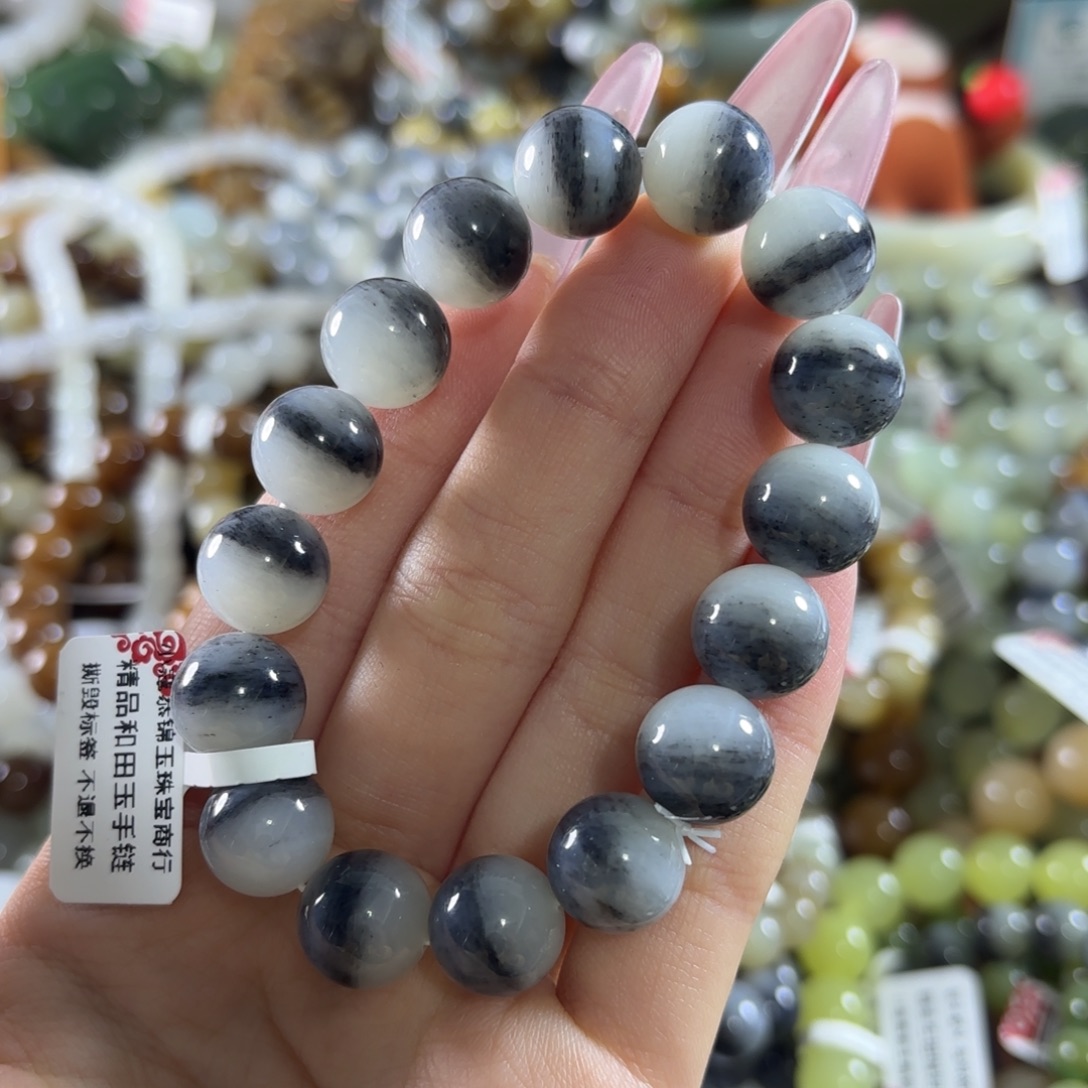 D***哥和田玉未镶嵌手链拍10发1 135