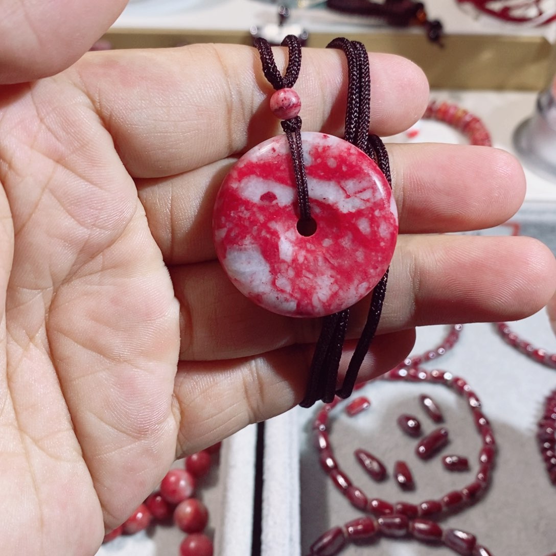 天然辰砂原石平安扣