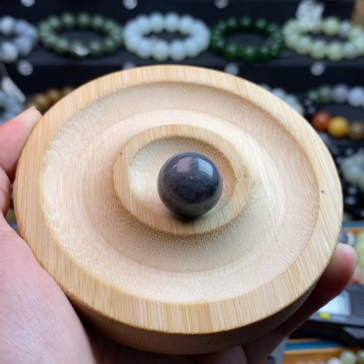 手串未镶嵌和田玉L卡18