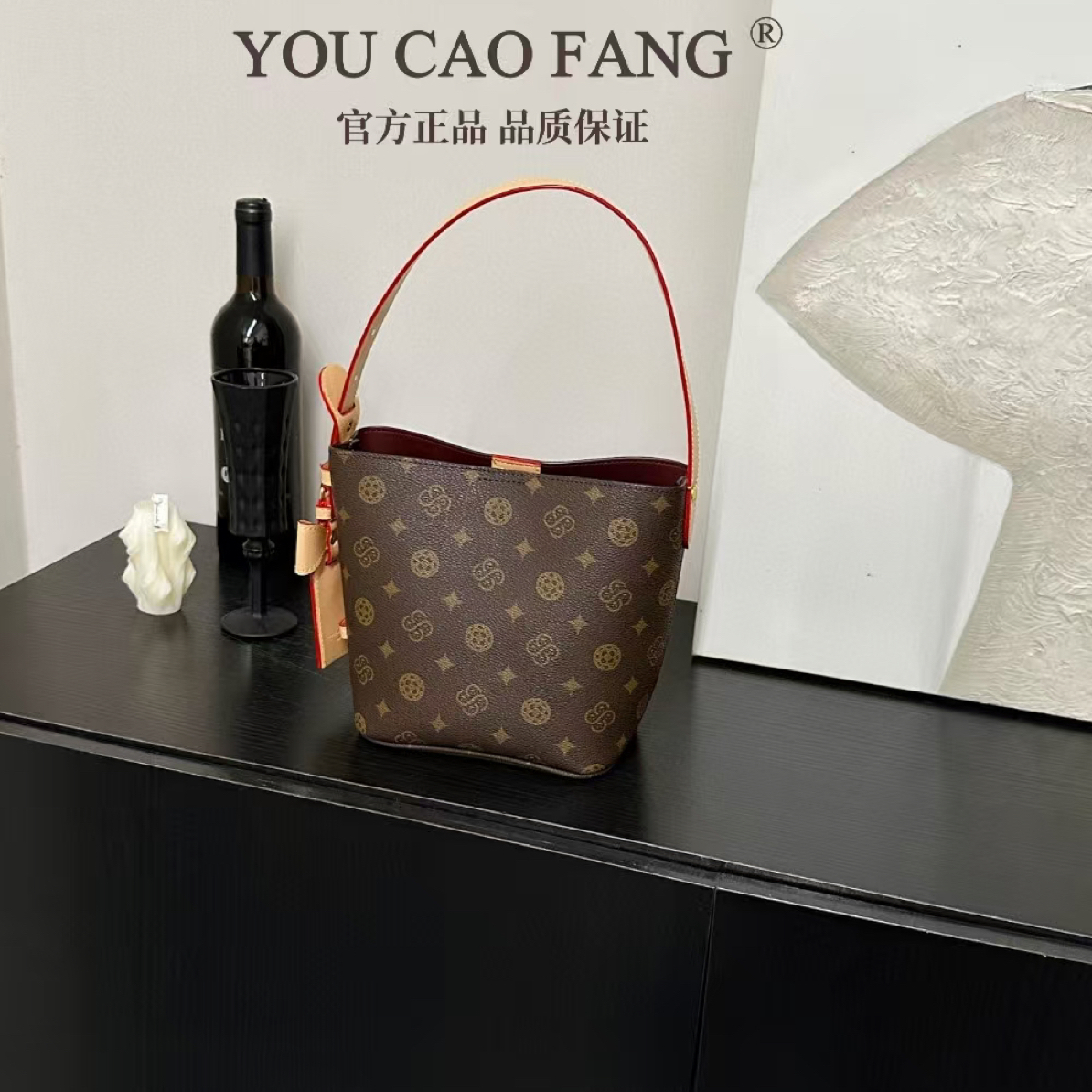 优草坊新款经典复古小众百搭单肩斜挎水桶包A8658-1