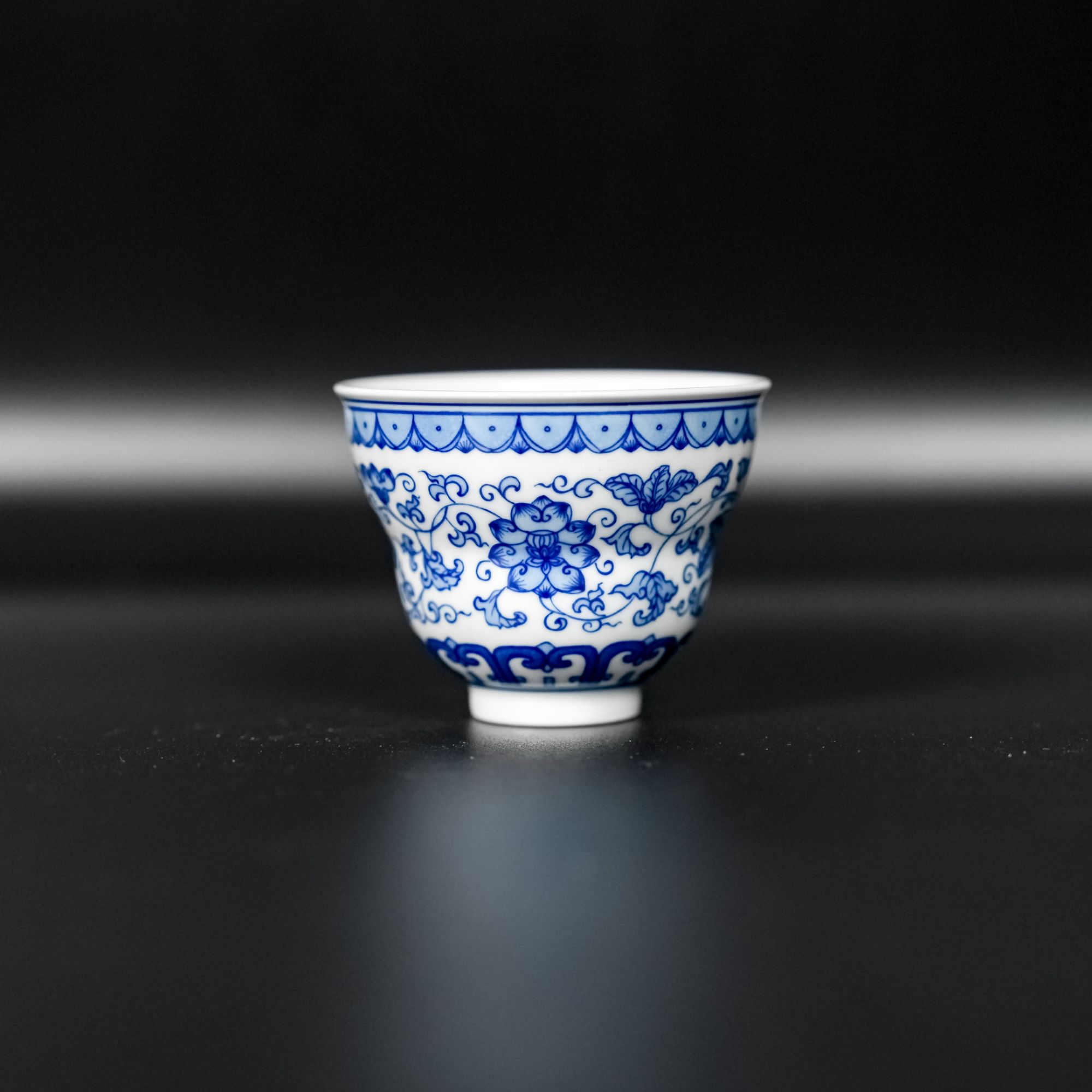 【龙御景窑】全手工手绘缠枝青花折腰福禄杯 60ml FHS159