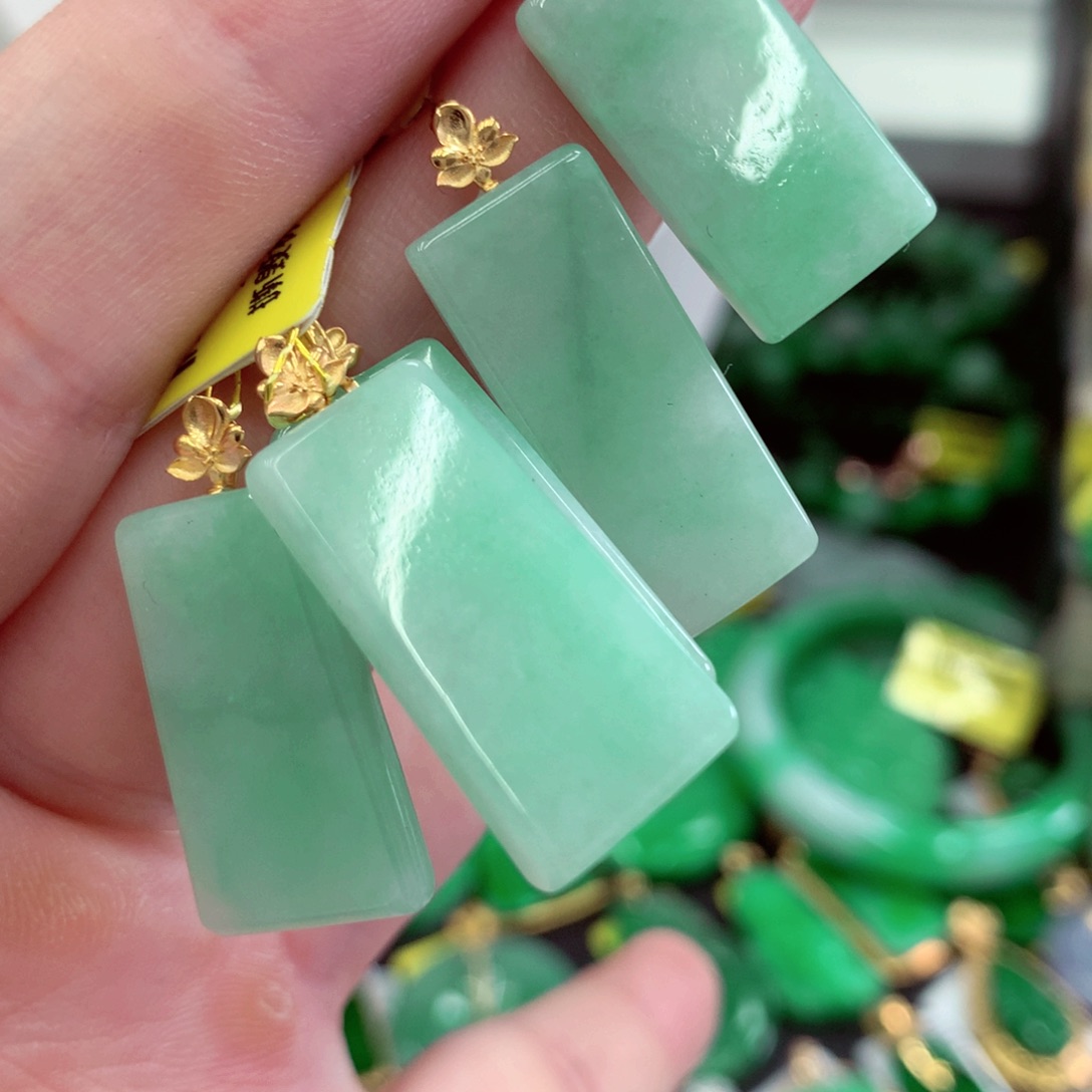 翡翠18K金镶嵌吊坠(不含链)多样性发货选其一